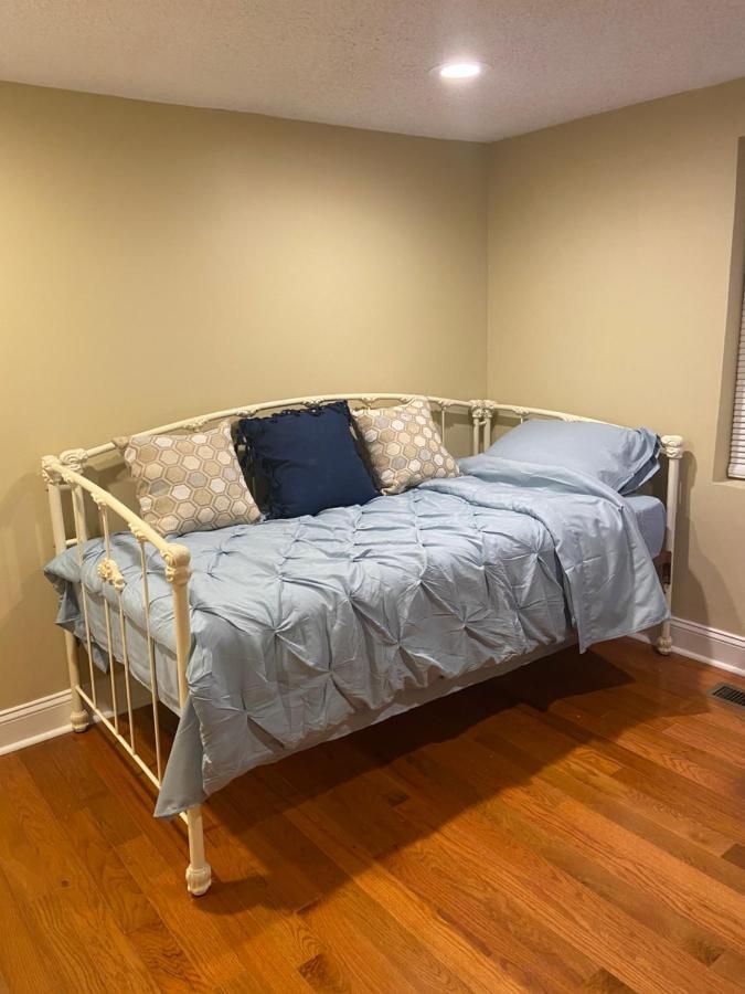 Modern 3-Bedroom, Big Fence Yard, Pets Stay Free Durham Exteriör bild