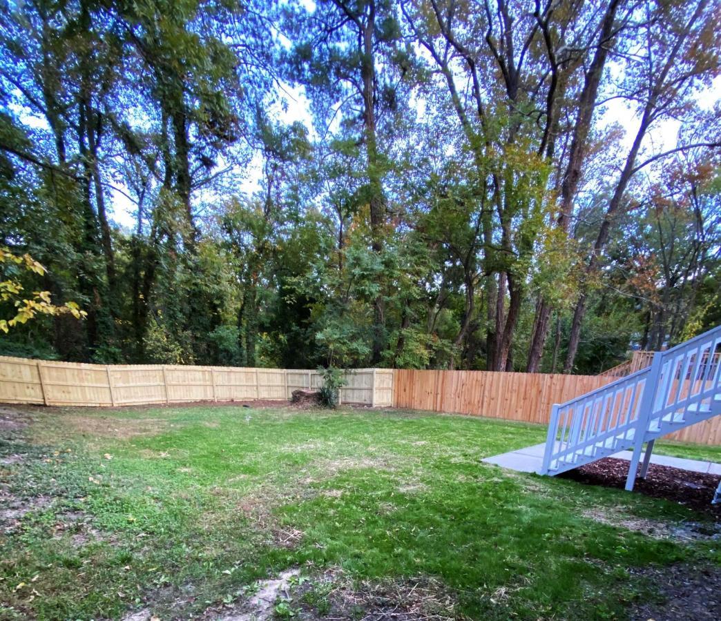 Modern 3-Bedroom, Big Fence Yard, Pets Stay Free Durham Exteriör bild