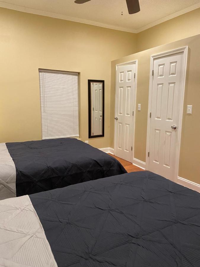 Modern 3-Bedroom, Big Fence Yard, Pets Stay Free Durham Exteriör bild
