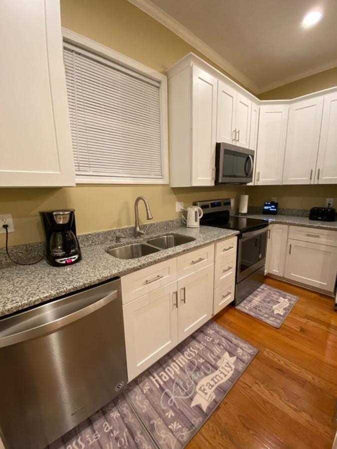 Modern 3-Bedroom, Big Fence Yard, Pets Stay Free Durham Exteriör bild